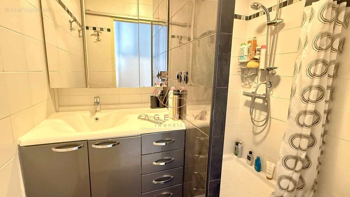 Appartement à LE PLESSIS-TREVISE