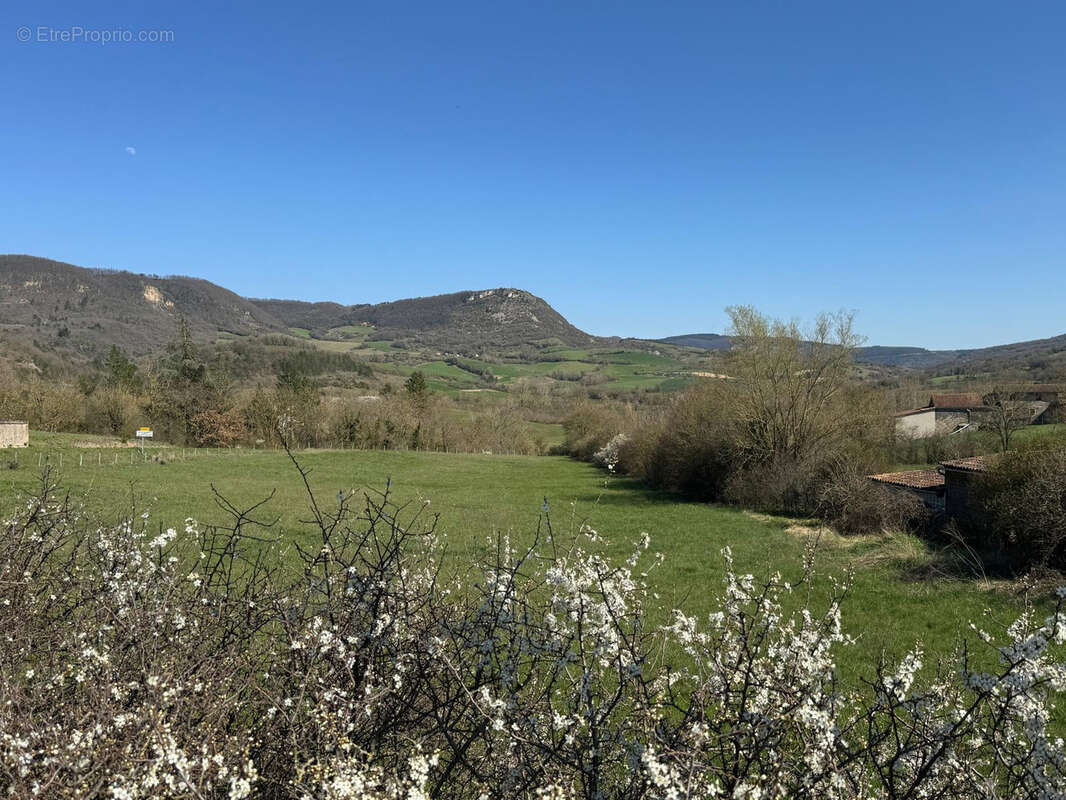 Terrain à LAPANOUSE-DE-CERNON