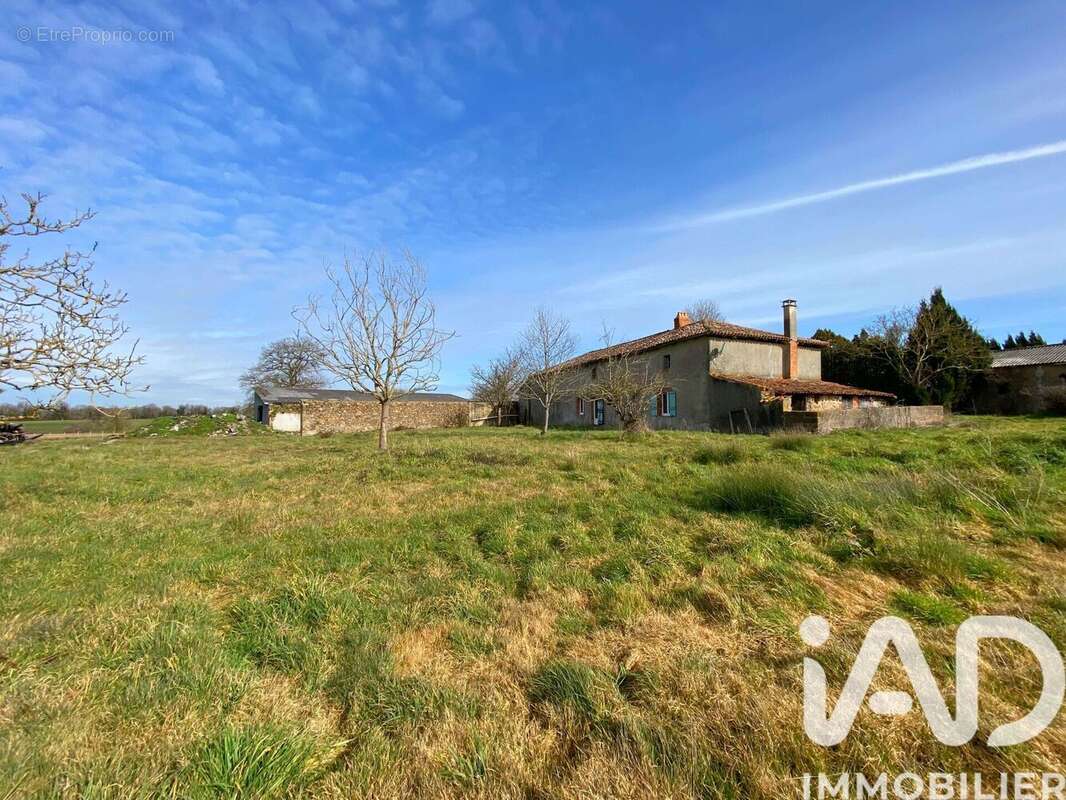 Photo 4 - Maison à AVAILLES-LIMOUZINE