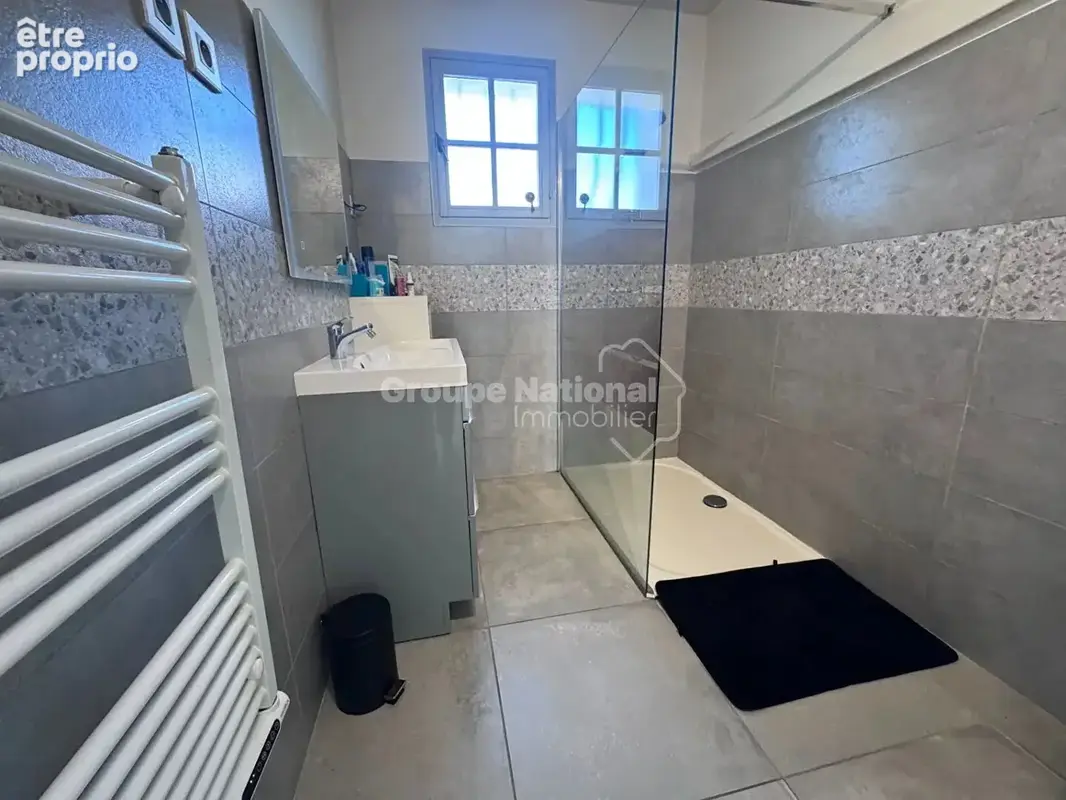 ROGNONAS Maison à vendre 4 chambres, jardin piscinable, grand garage ( possibilité 2 logement) - photo 6