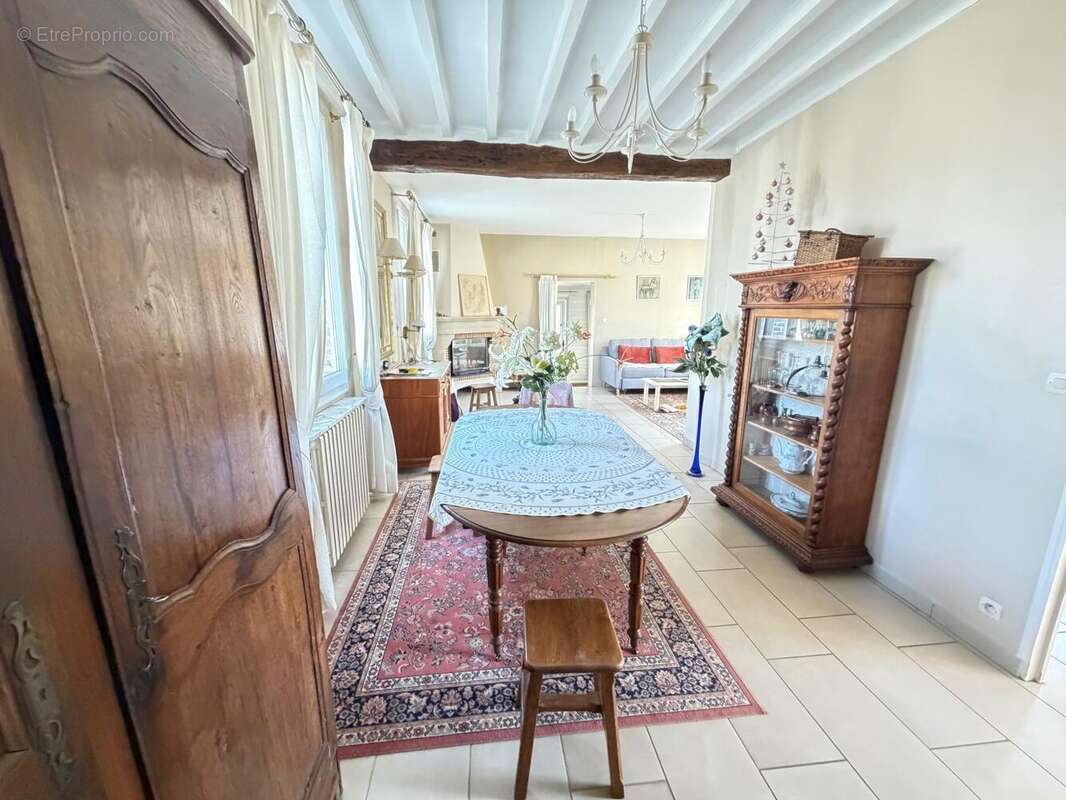 Maison 145 m² à Lacroix-Saint-Ouen  - photo 4