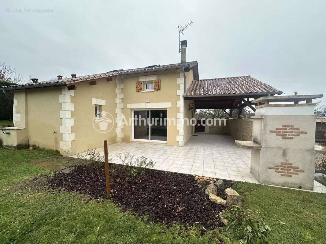 Maison à TOCANE-SAINT-APRE