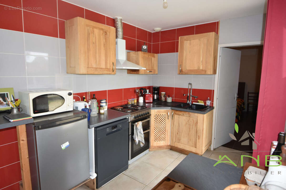 Maison à YVRAC-ET-MALLEYRAND