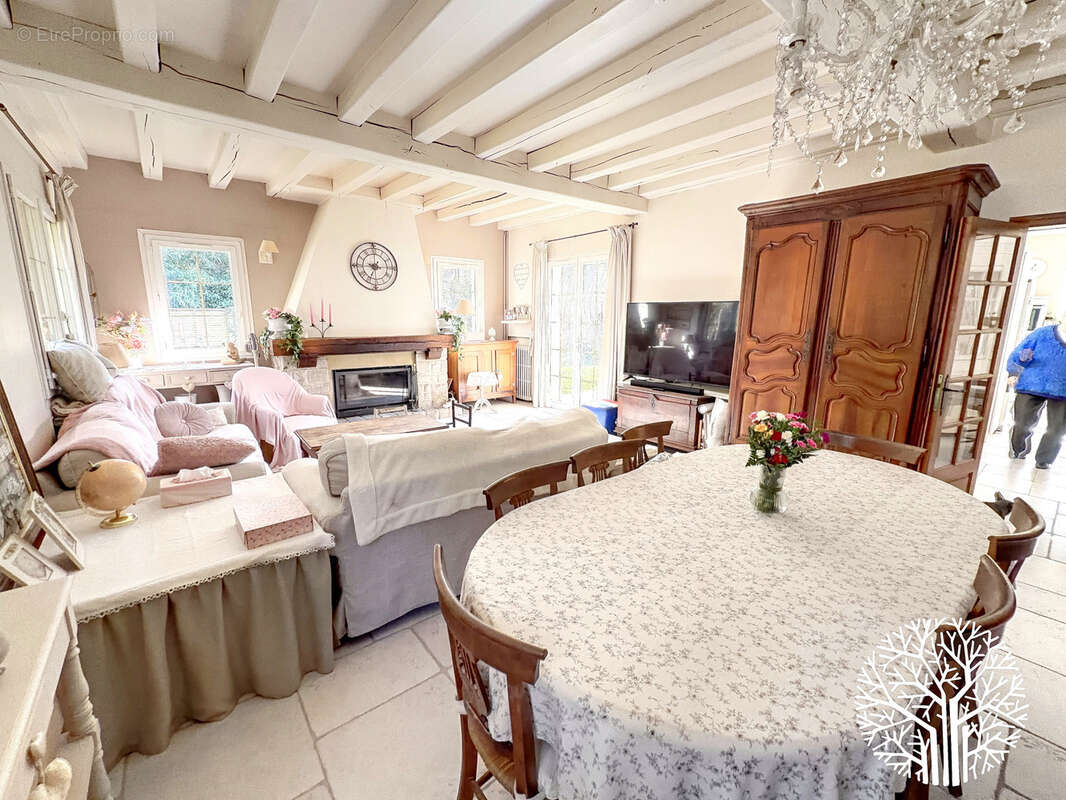 Maison à NOISY-SUR-ECOLE