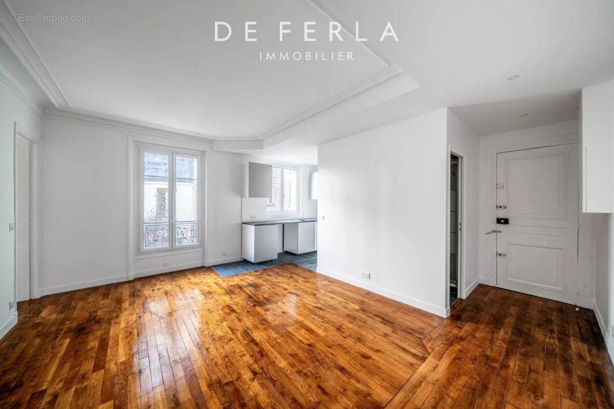 Appartement à PARIS-15E