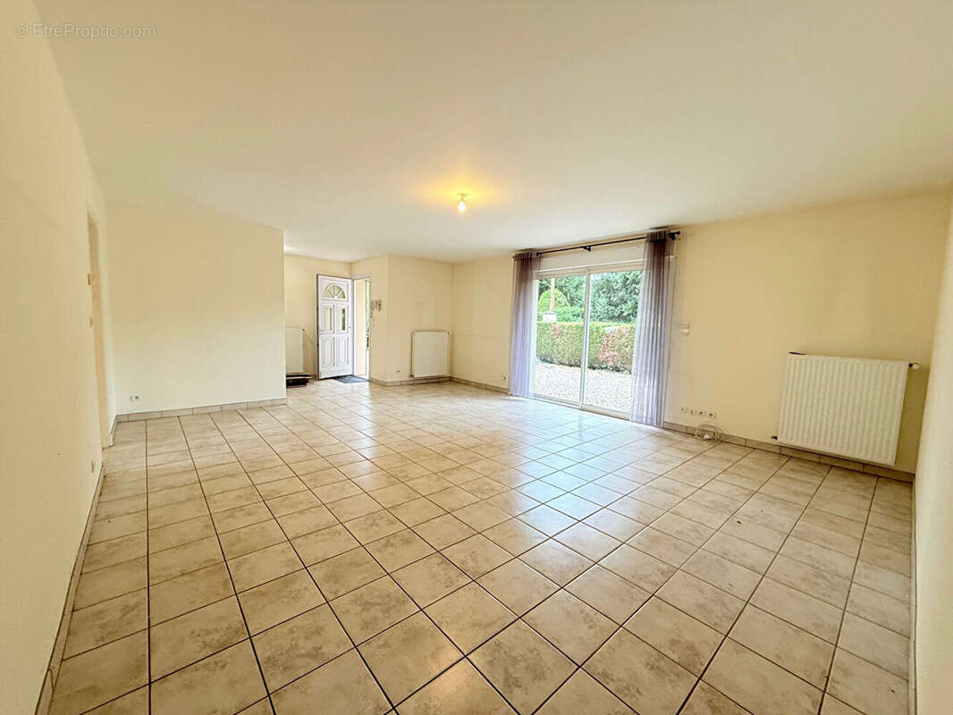 Maison à MEHUN-SUR-YEVRE