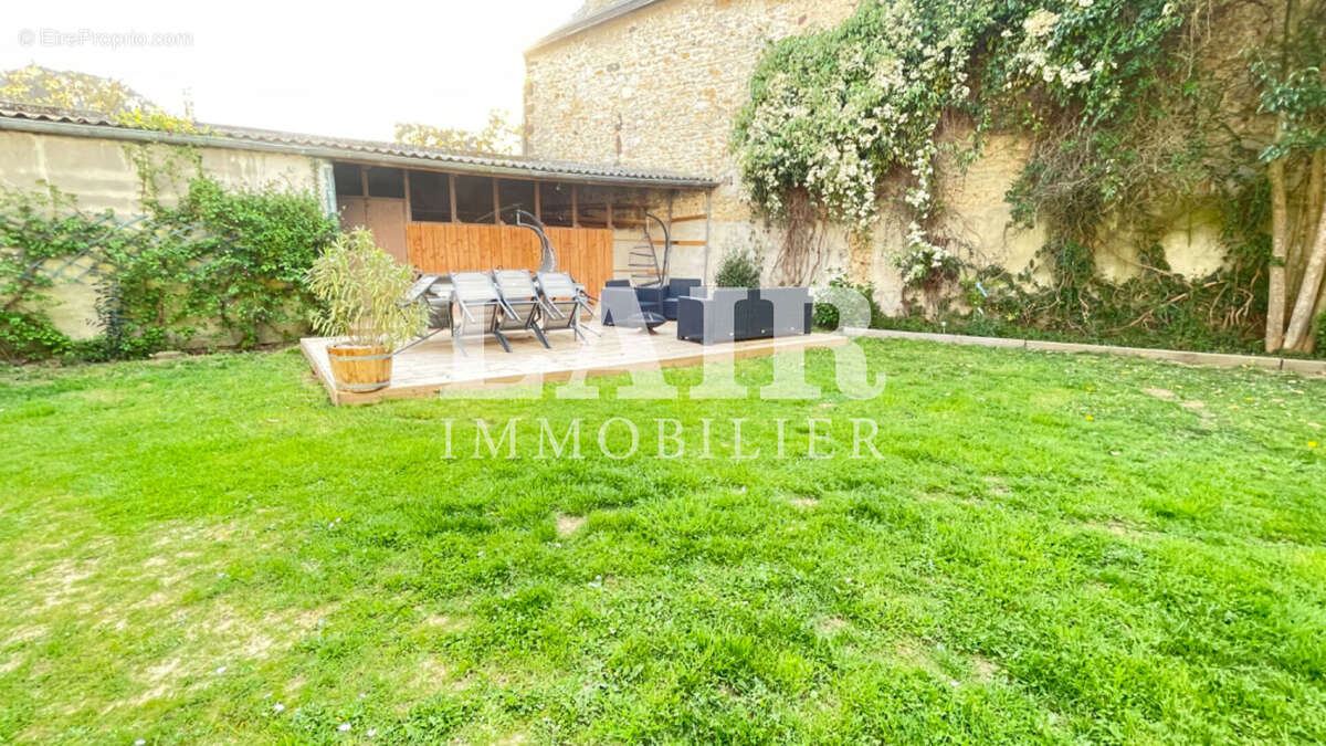 Maison à FRESNAY-SUR-SARTHE