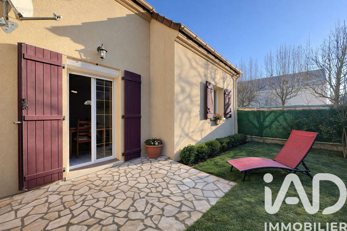 Maison 92 m² à Guignes  - photo 2