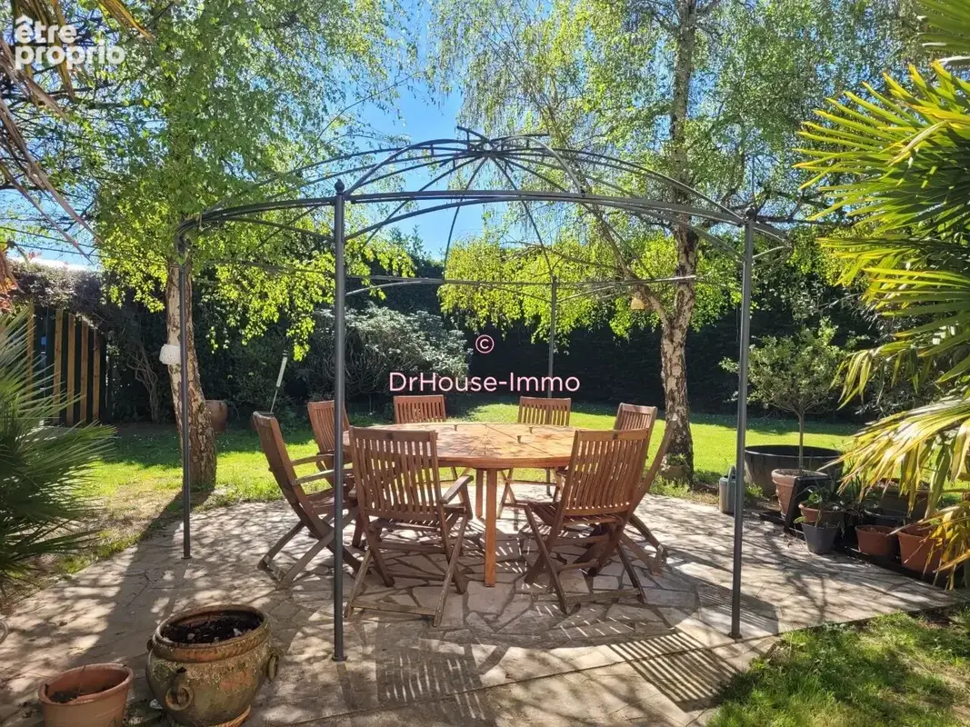 Maison 10 pièces 245 m² à vendre à La Selle-Sur-Le-Bied (45210) - photo 4