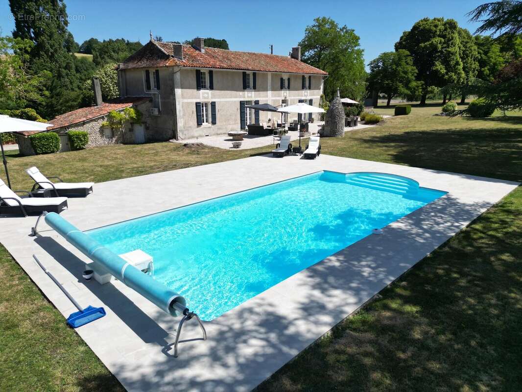 Belle maison de 5 chambres, dépendances et piscine sans voisins - photo 21