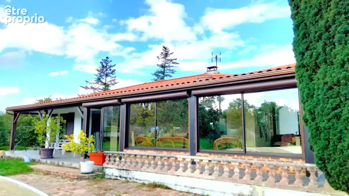VERANDA