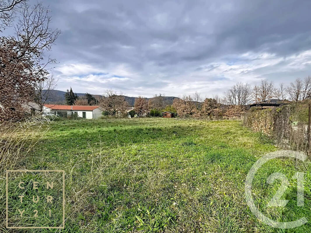 Terrain à VINCA