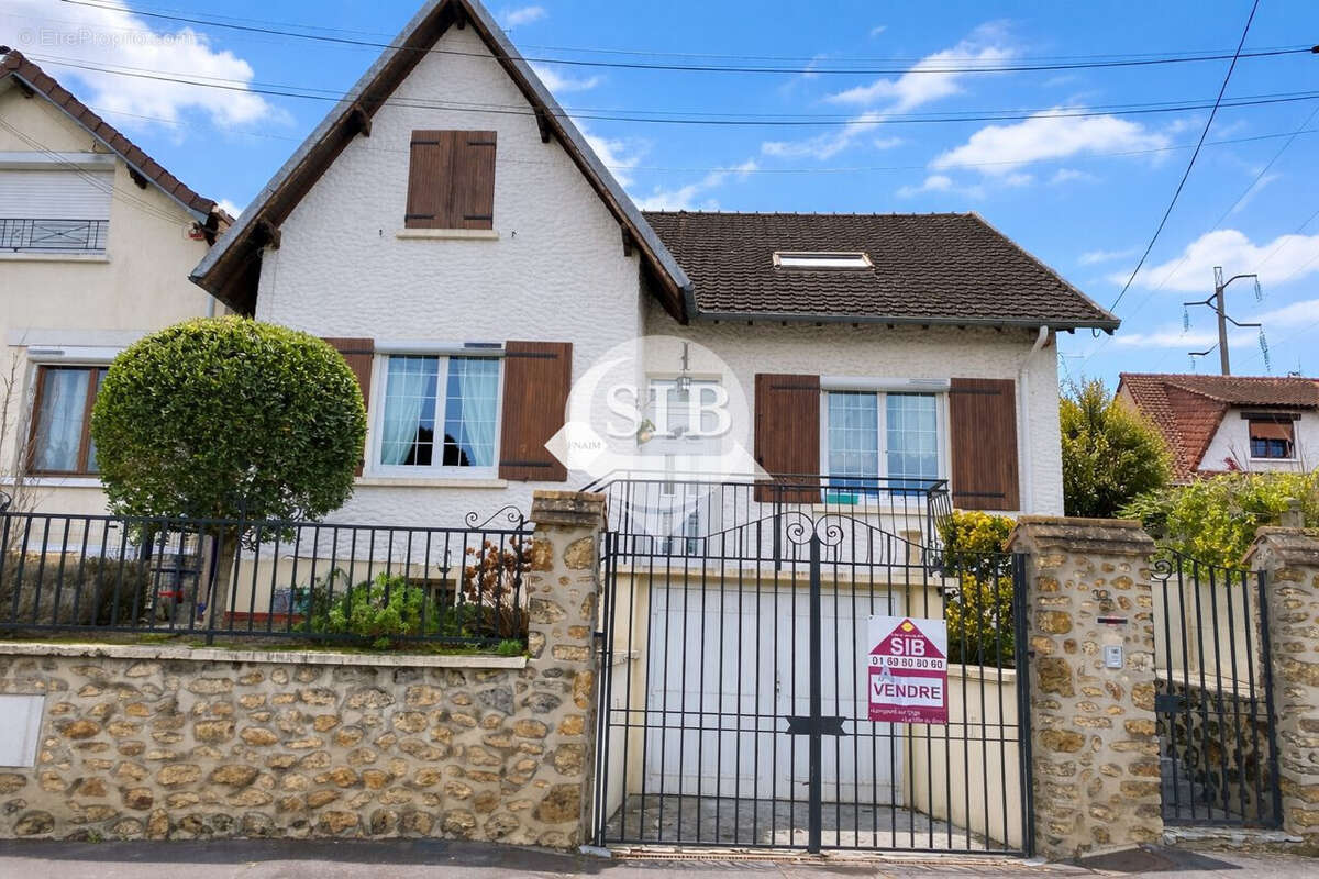 Maison à LONGPONT-SUR-ORGE