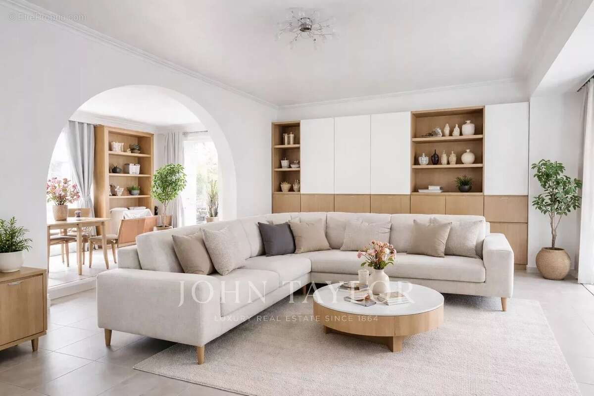 Maison à AMBARES-ET-LAGRAVE