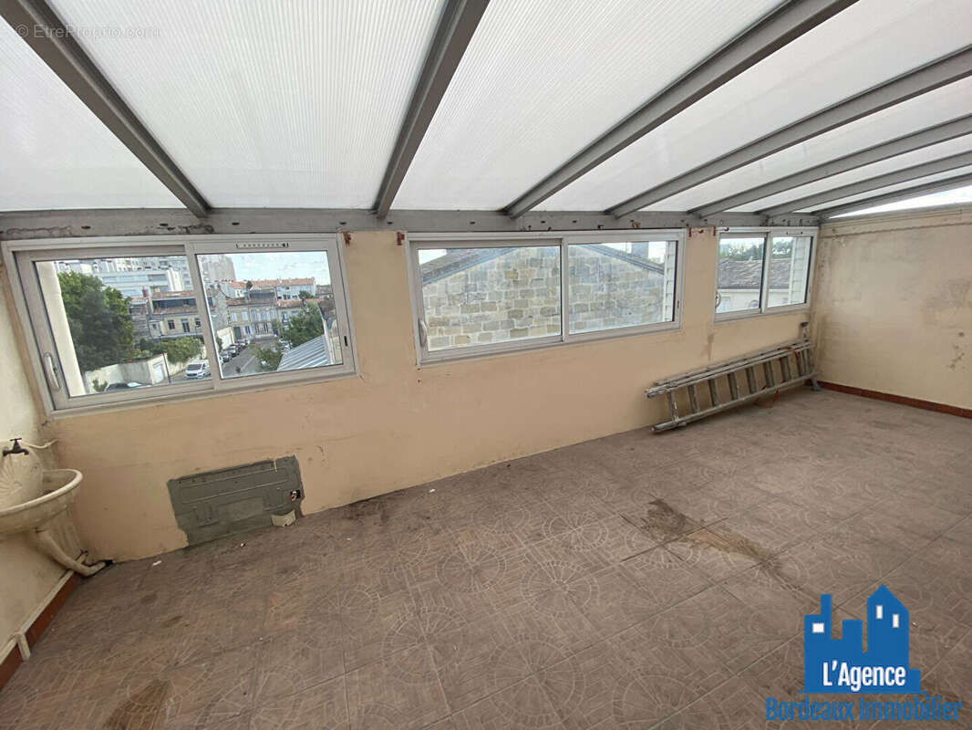 Bordeaux - croix blanche - plateau de 88 m² avec une veranda de 20 m² . benoît trement - o6 51 26 22 32. - photo 5