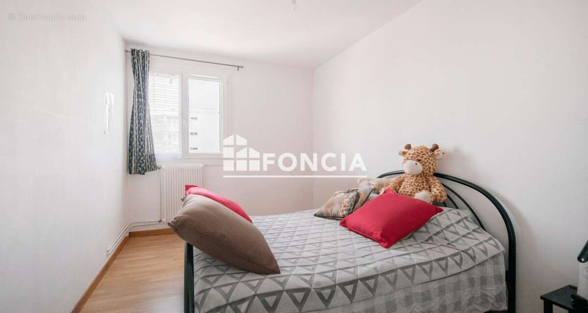 Appartement à LA CHAPELLE-SAINT-MESMIN