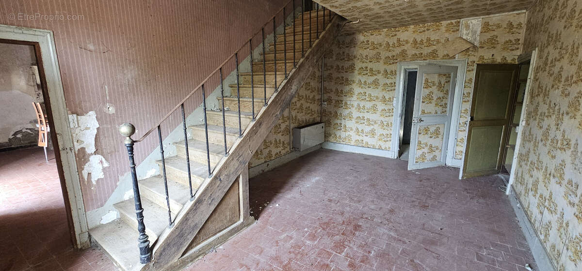 Maison à VARZY