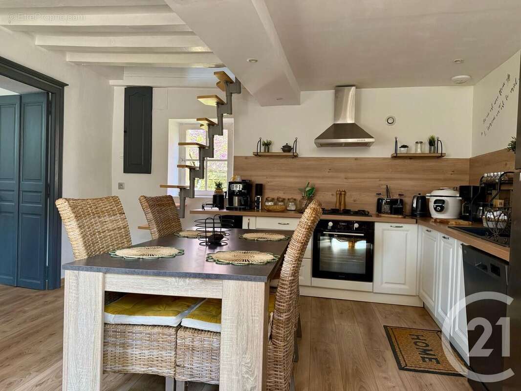 Maison à VERT-EN-DROUAIS