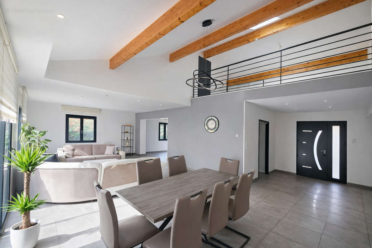 Maison familiale contemporaine avec  de beaux volumes - photo 5