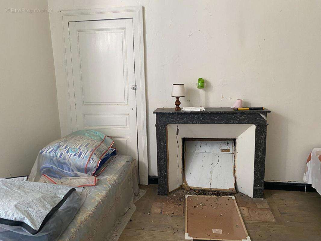 Maison à FONTGOMBAULT