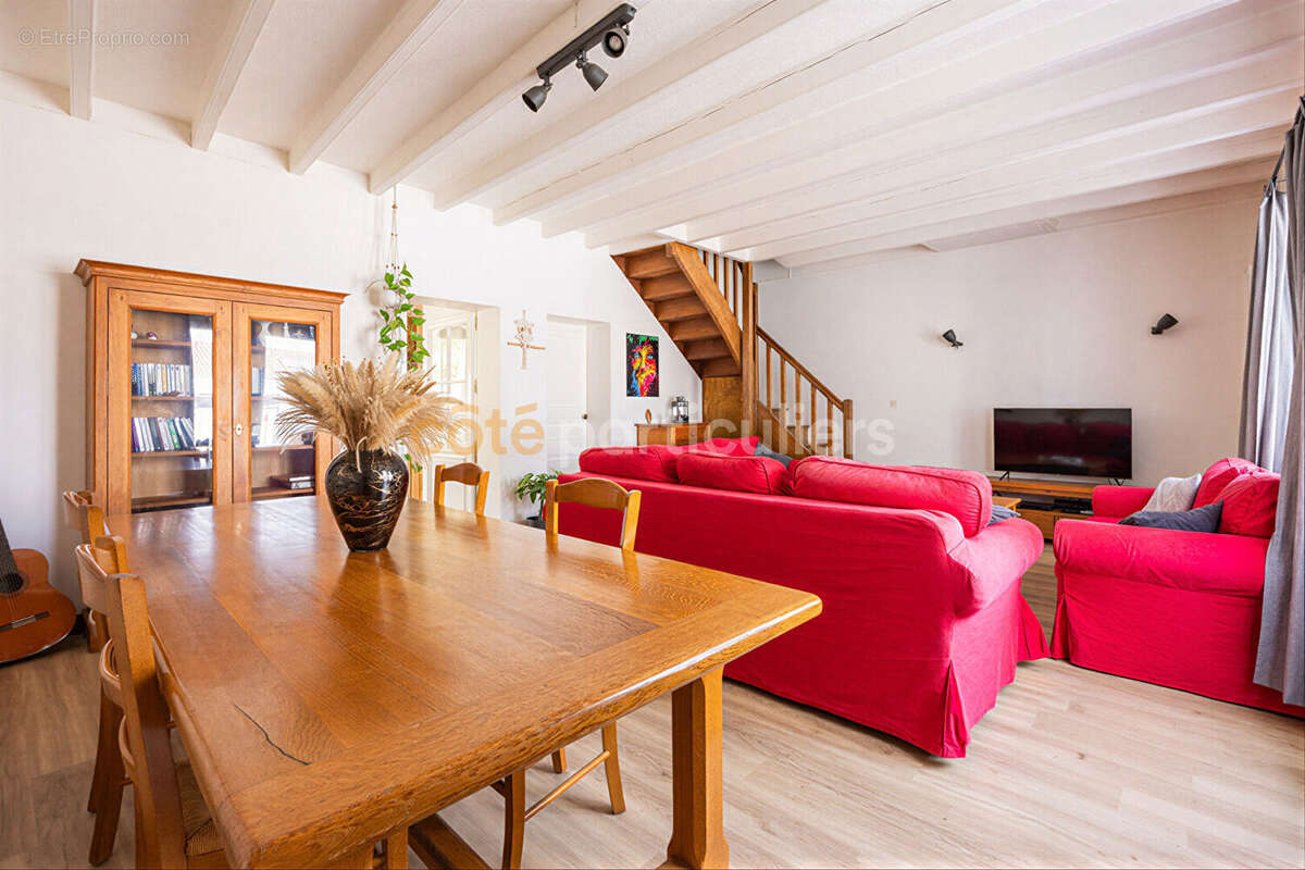 Saint colomban -- centre bourg -- maison familiale 4 chambres -- jardin sud/est -- garage - photo 5
