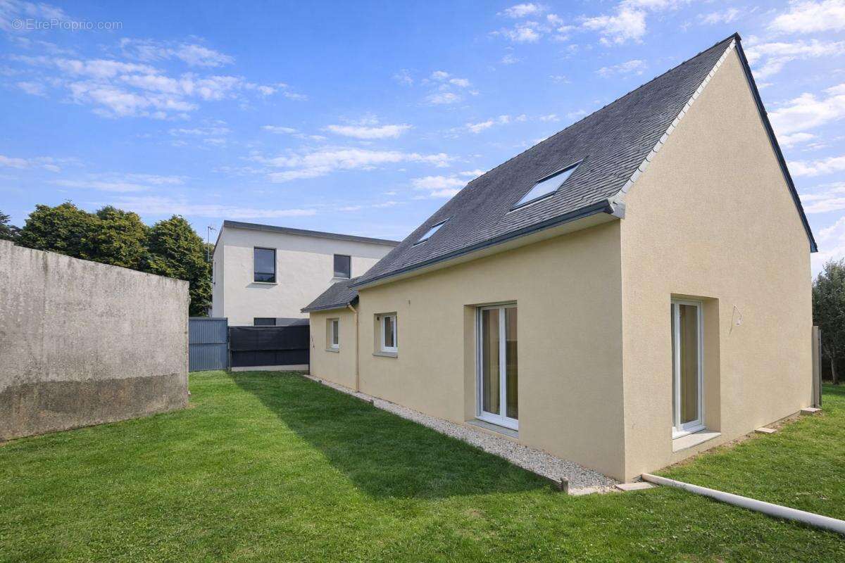 Maison à LE RELECQ-KERHUON