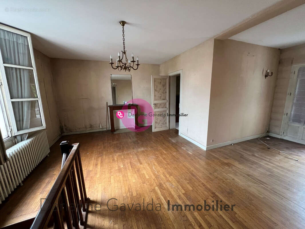 Maison à DECAZEVILLE