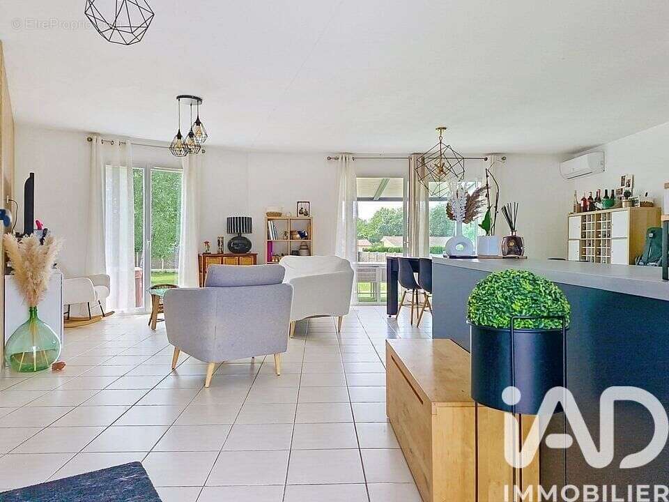 Photo 4 - Maison à LAMOTHE-MONTRAVEL