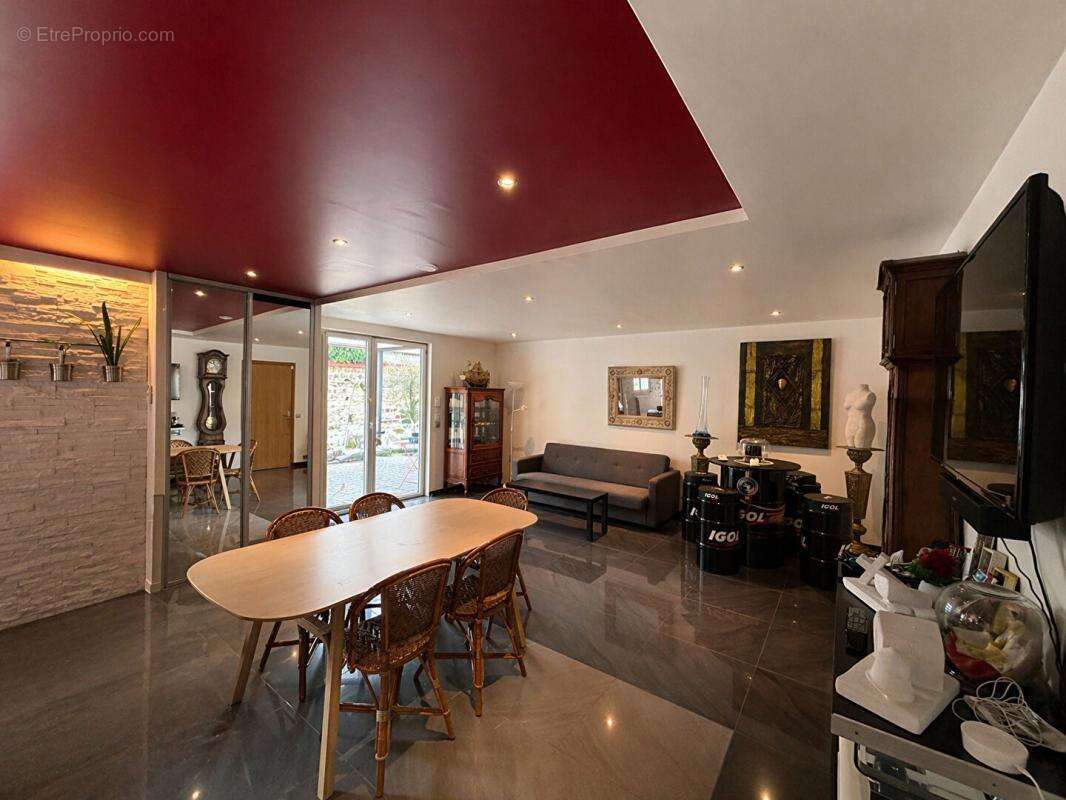 Appartement à LA GARENNE-COLOMBES