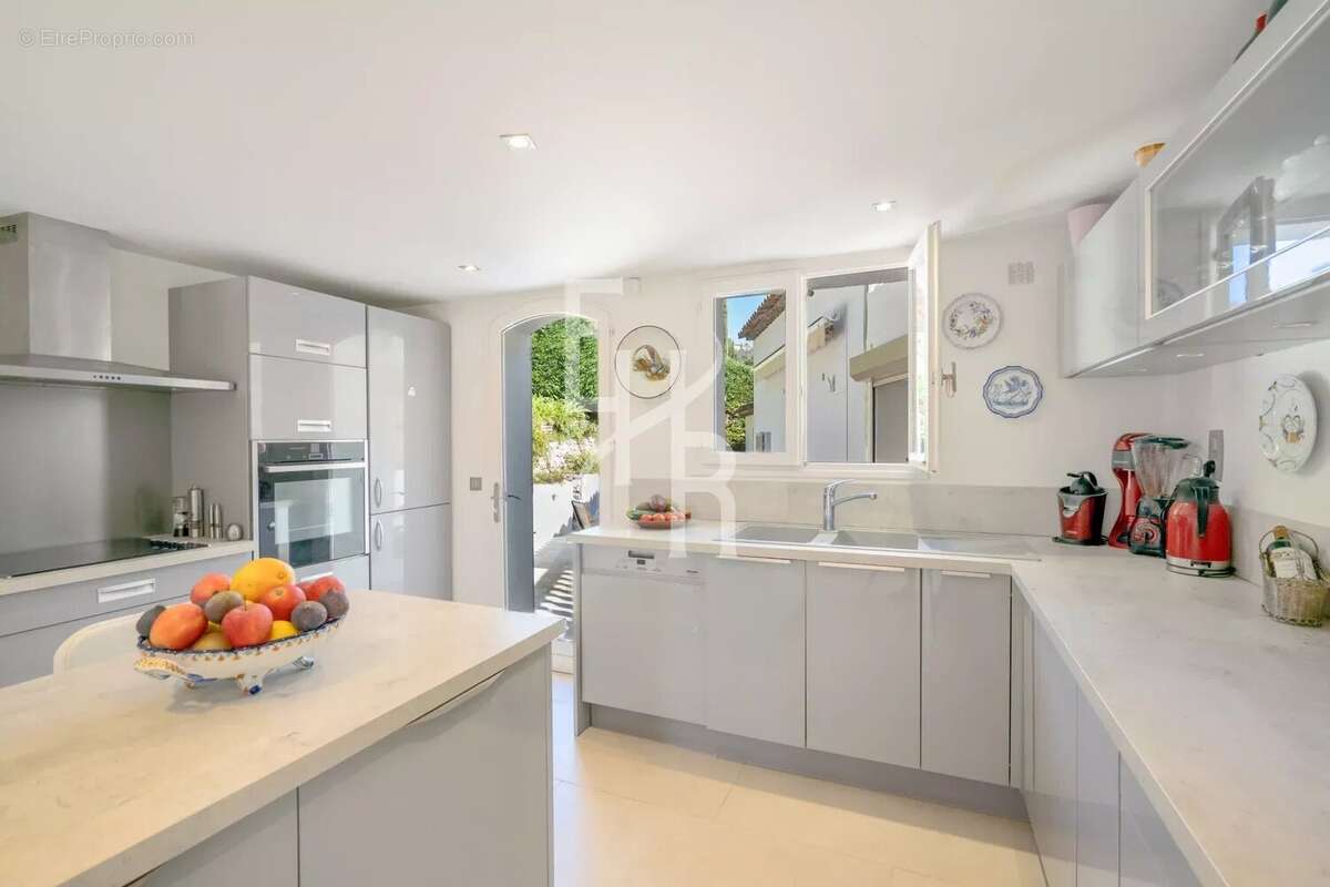 Achat / Vente villa Mougins vue village - photo 11