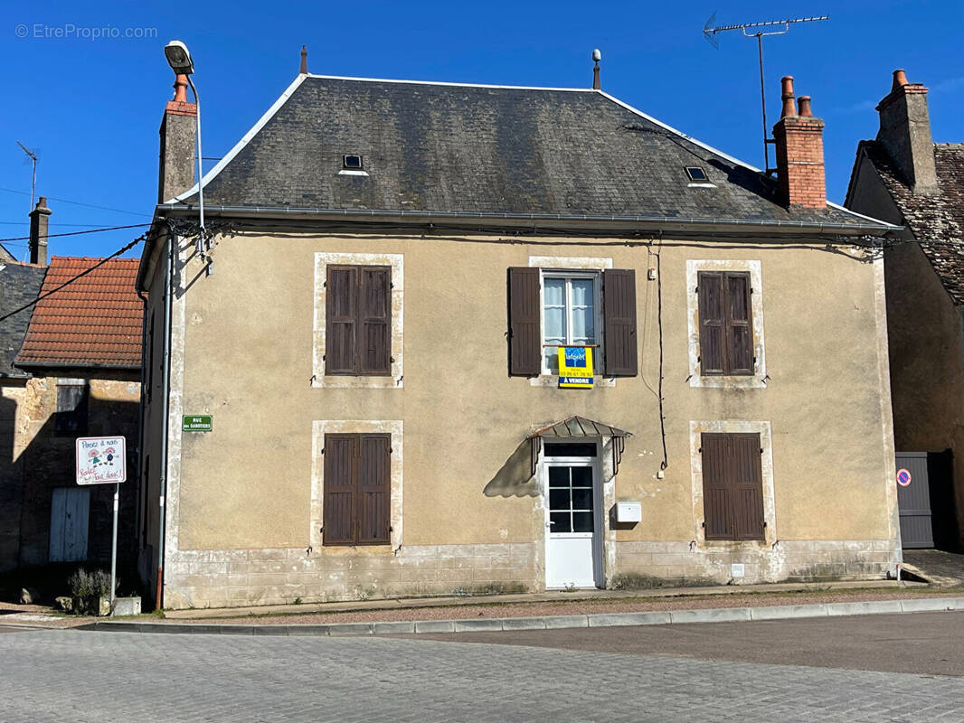 Maison à SAINT-SAULGE