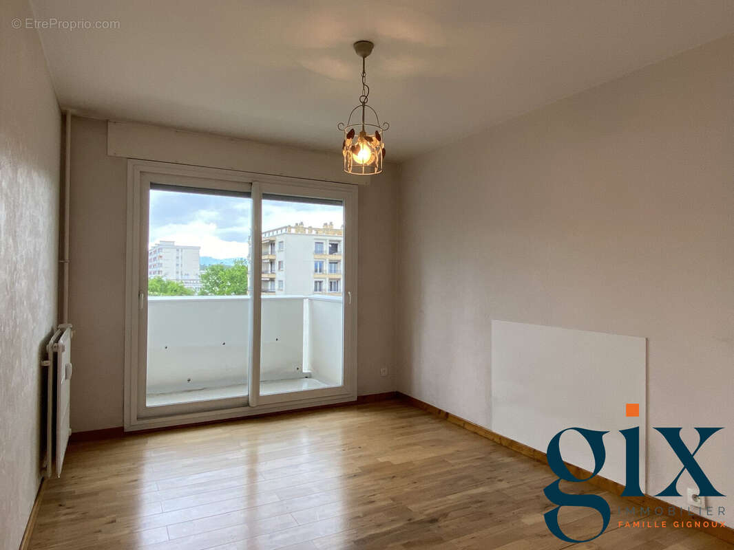 Appartement à MEYLAN