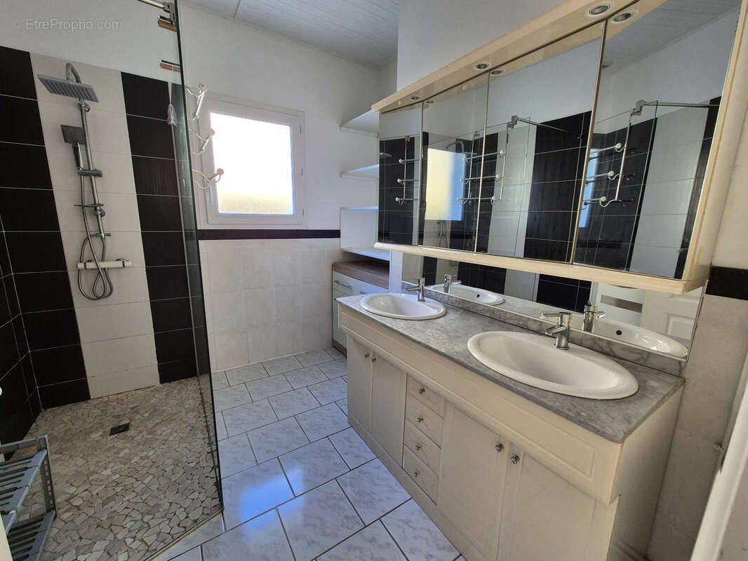 Maison à TALMONT-SAINT-HILAIRE