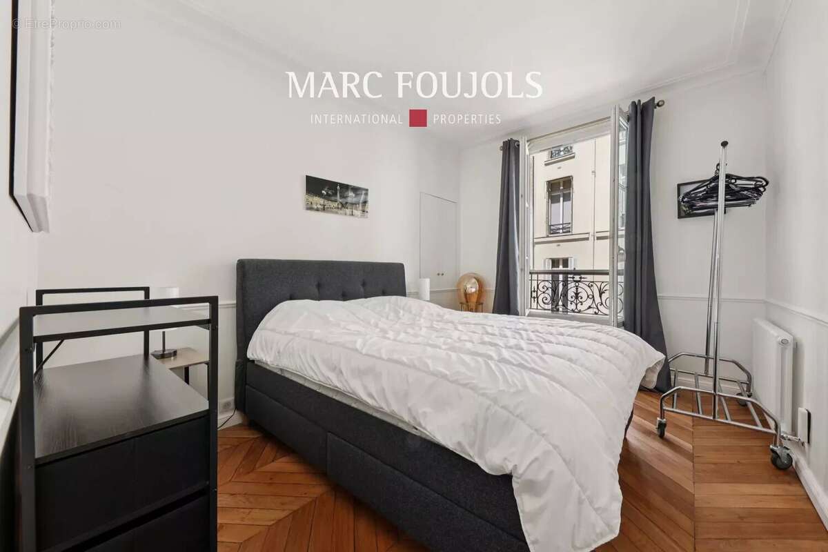 Appartement à PARIS-8E