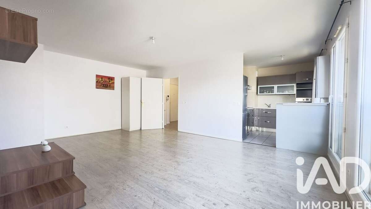 Appartement 71 m² à Trappes  - photo 3