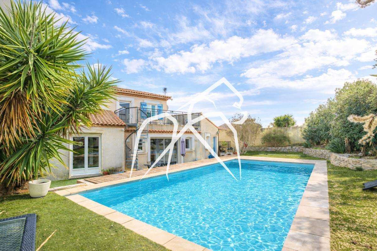 Maison à COURNONSEC