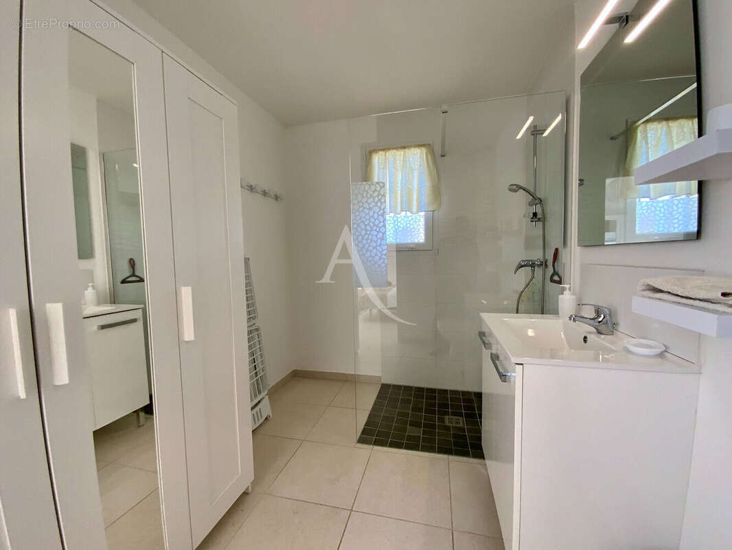 Maison à SAINT-SIMON-DE-BORDES