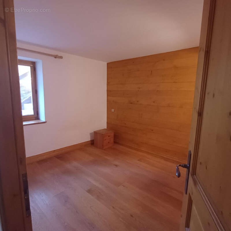 Appartement à LES ALLUES