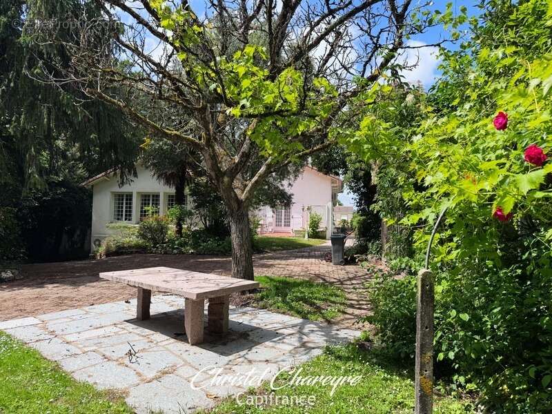 Maison à vendre 8 pièces AIZENAY (85) - photo 10