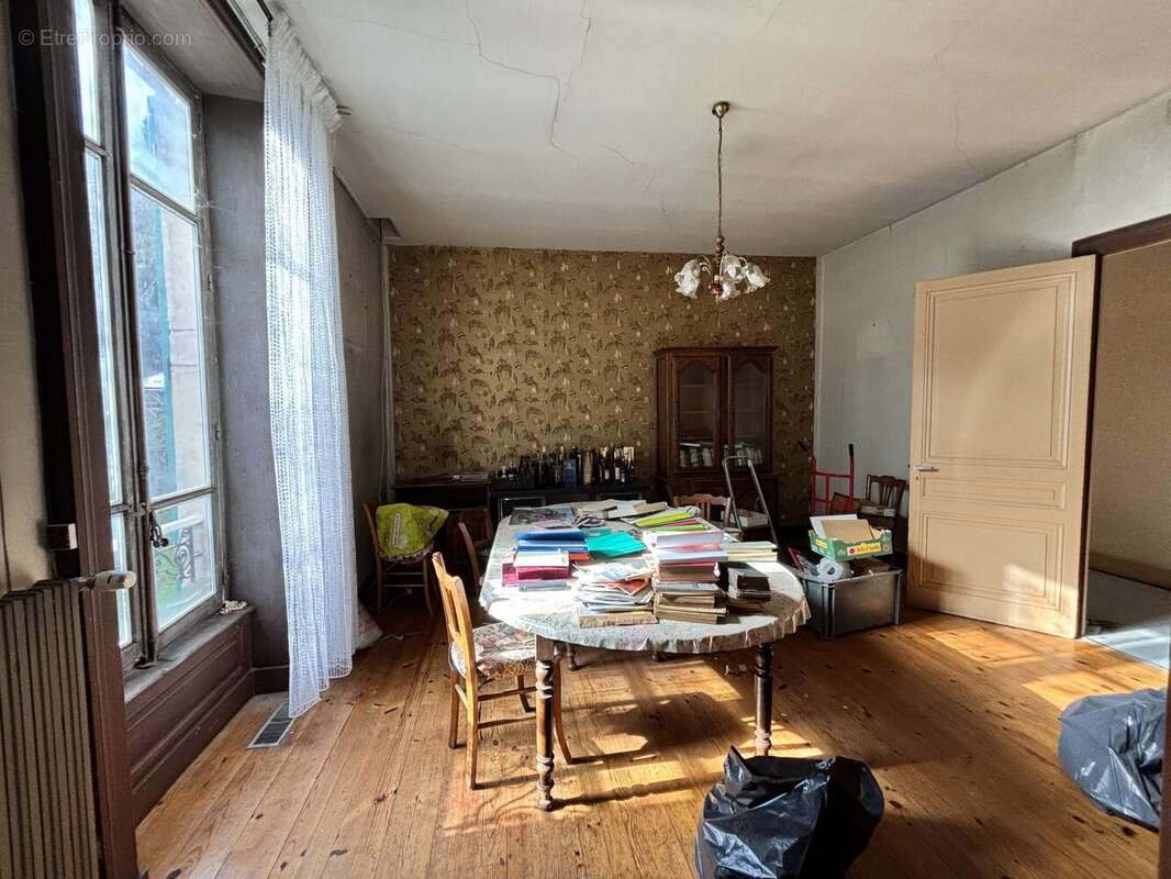 Maison à BEAUJEU