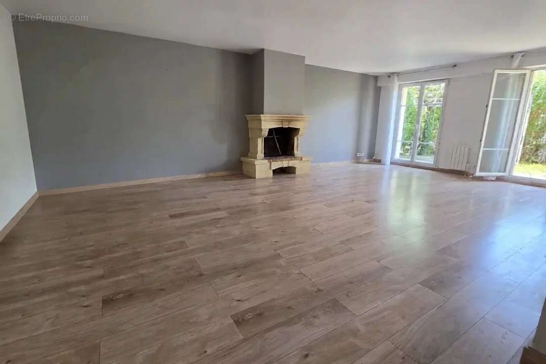 Maison à CROISSY-SUR-SEINE