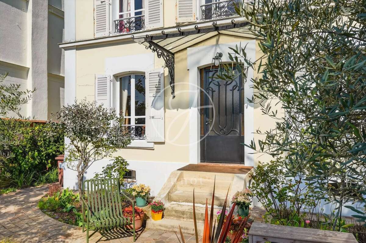 Maison à LE VESINET