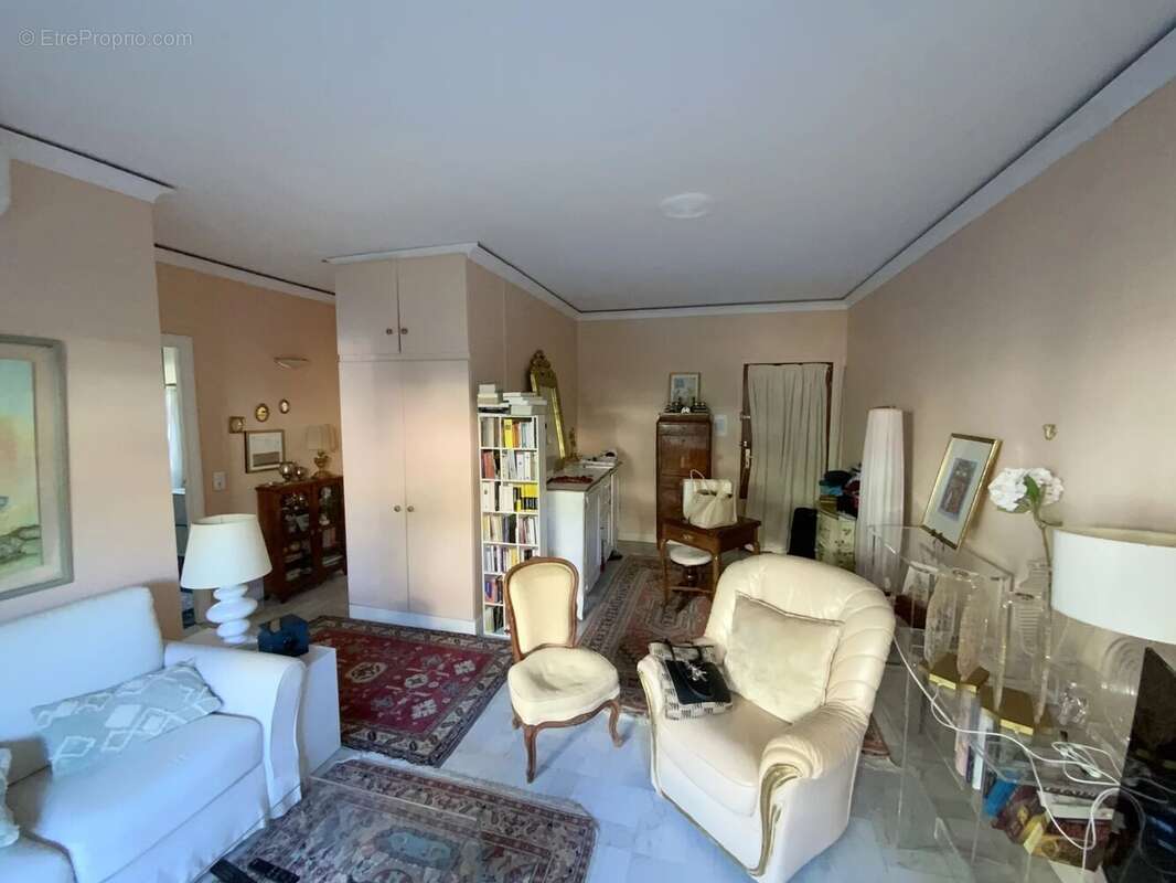 Appartement à ROQUEBRUNE-CAP-MARTIN