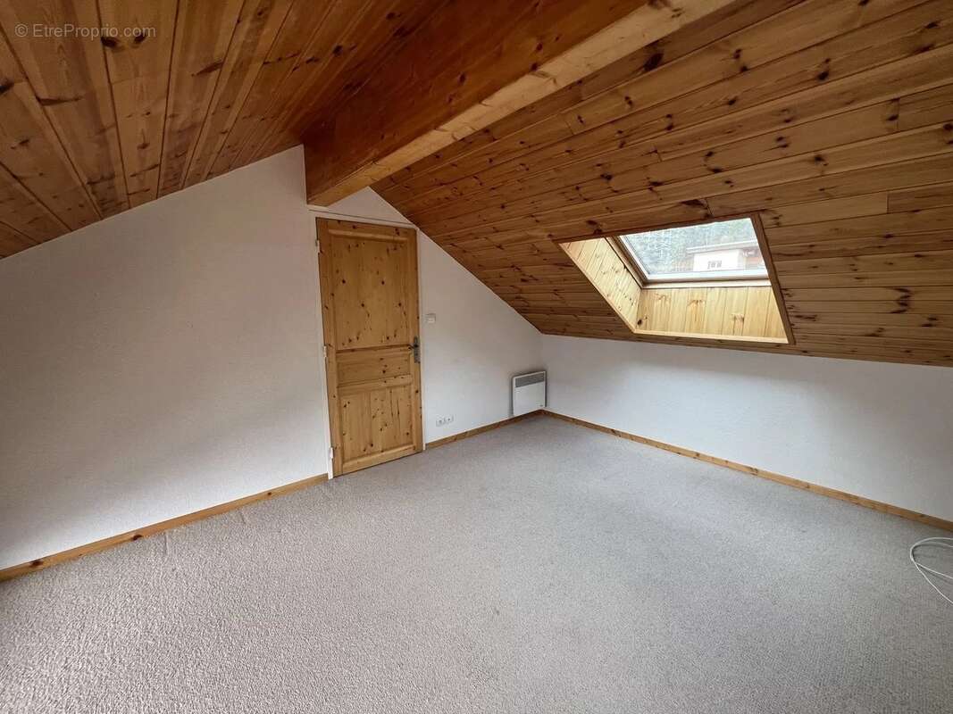 Appartement à LA SALLE-LES-ALPES