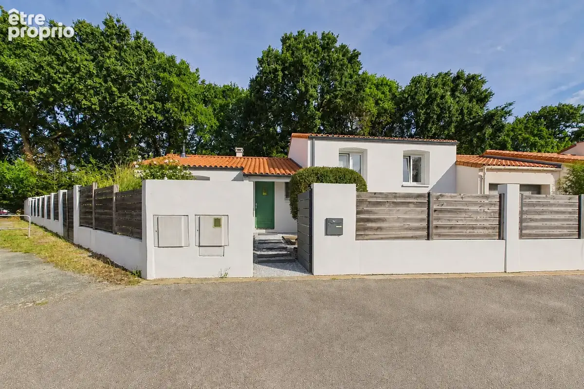 OUDAIRIES - Maison 5 ch - 160 m² - Piscine, terrain clos au calme - photo 11