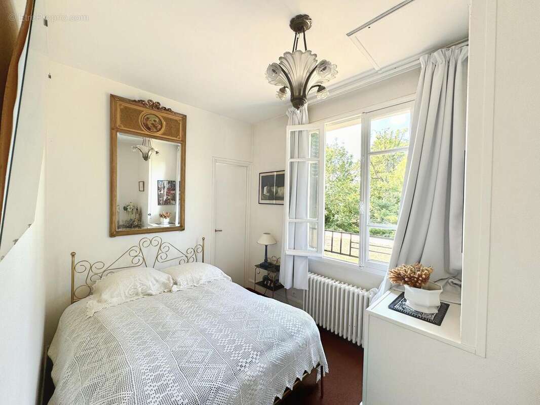 Photo 6 - Maison à LA CELLE-SAINT-CLOUD