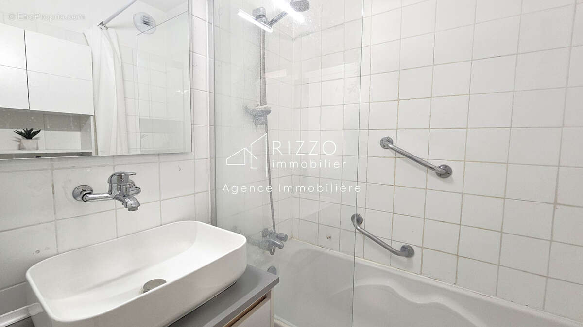 Ferney, T3 en attique 65,5 m2 avec parking et cave - photo 14