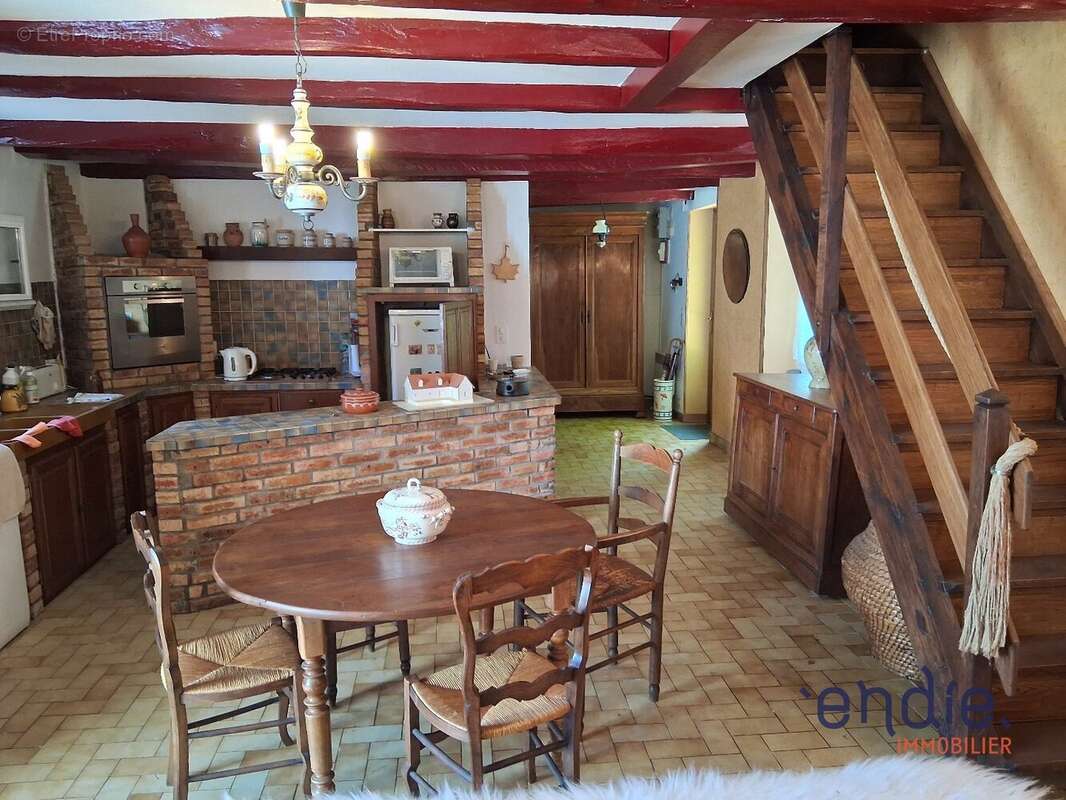 Maison à SAINT-BONNET-TRONCAIS