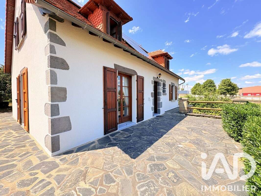 Maison 127 m² à Aurillac  - photo 3