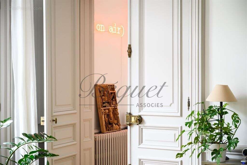 Indre et Loire - Hyper centre Tours - 37000 - Maison - 285 m2 - 5 chambres - garage - Jardin - photo 11